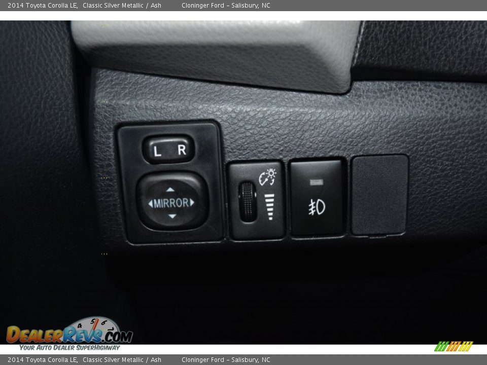 2014 Toyota Corolla LE Classic Silver Metallic / Ash Photo #25
