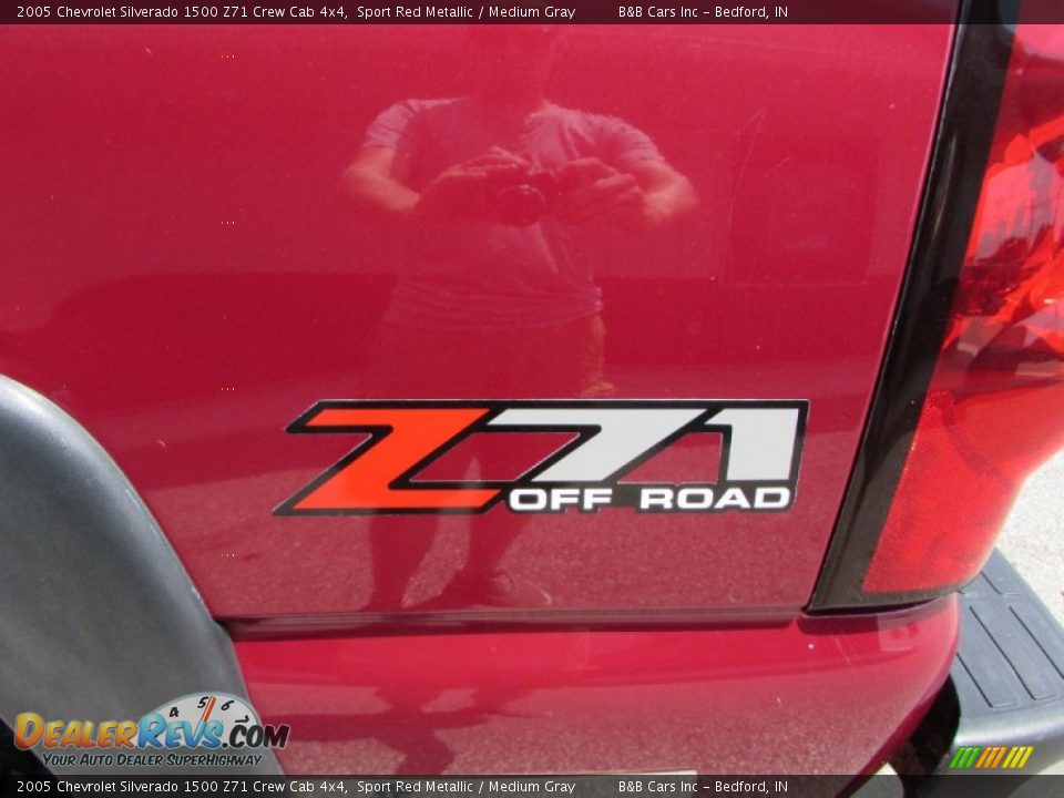 2005 Chevrolet Silverado 1500 Z71 Crew Cab 4x4 Sport Red Metallic / Medium Gray Photo #11
