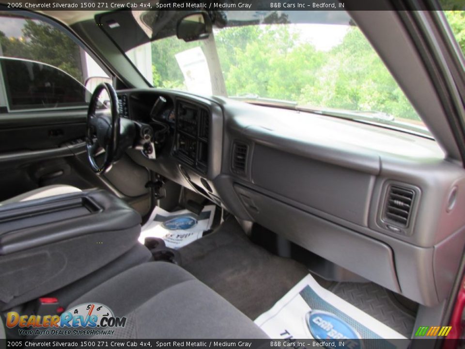 2005 Chevrolet Silverado 1500 Z71 Crew Cab 4x4 Sport Red Metallic / Medium Gray Photo #21