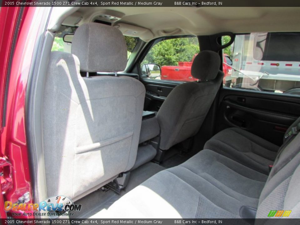 2005 Chevrolet Silverado 1500 Z71 Crew Cab 4x4 Sport Red Metallic / Medium Gray Photo #25