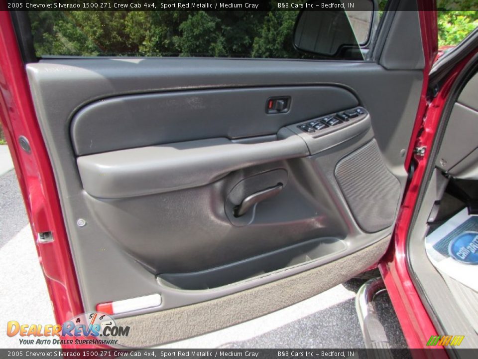 2005 Chevrolet Silverado 1500 Z71 Crew Cab 4x4 Sport Red Metallic / Medium Gray Photo #26