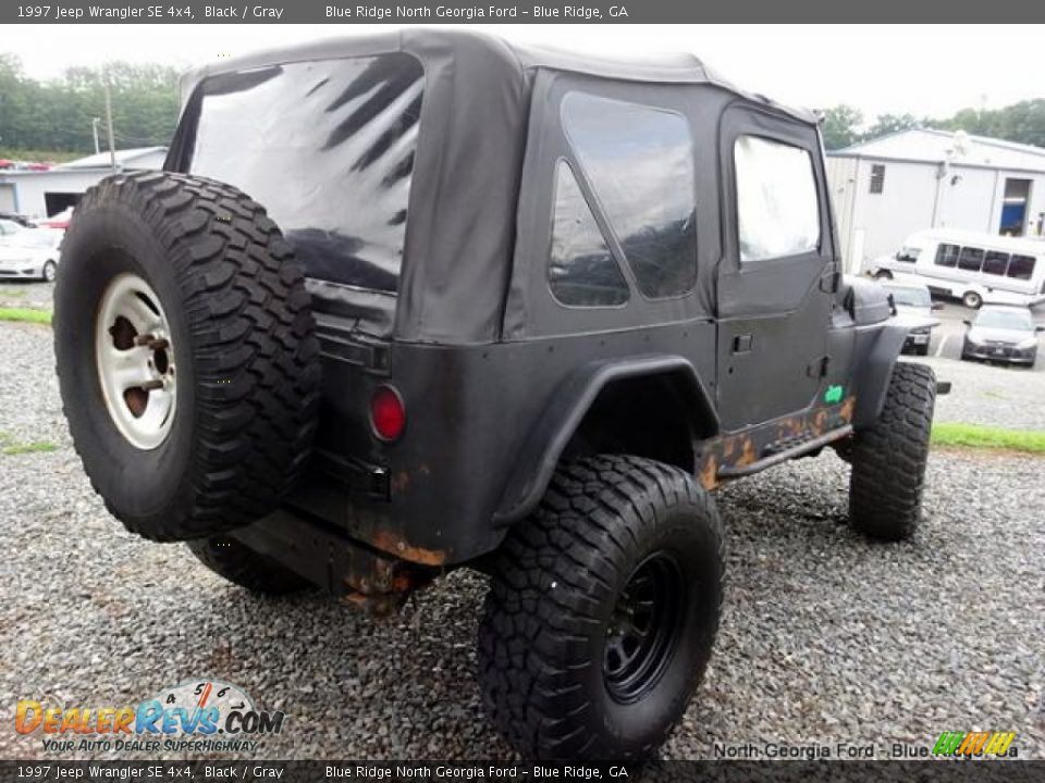 1997 Jeep Wrangler SE 4x4 Black / Gray Photo #3