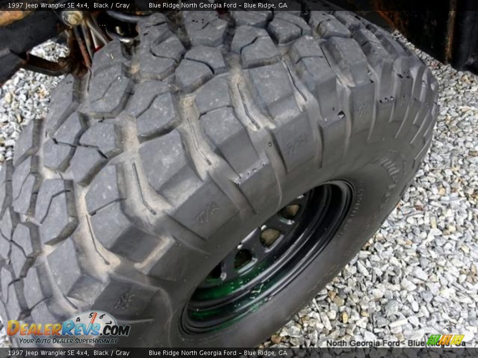 1997 Jeep Wrangler SE 4x4 Black / Gray Photo #5
