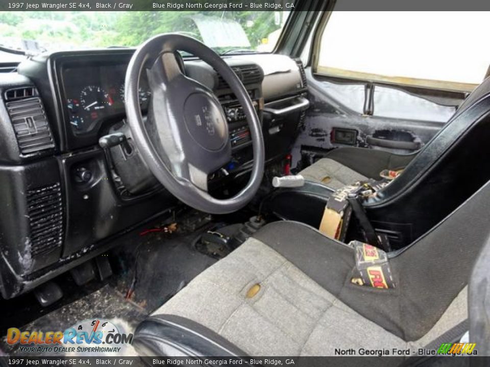 1997 Jeep Wrangler SE 4x4 Black / Gray Photo #9