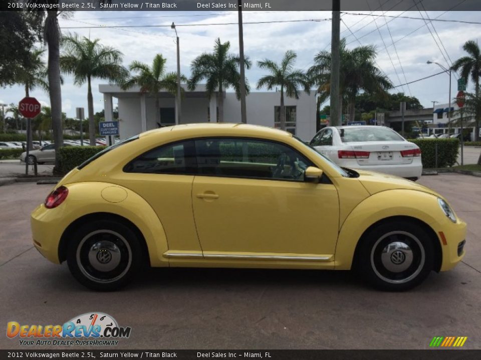 2012 Volkswagen Beetle 2.5L Saturn Yellow / Titan Black Photo #5