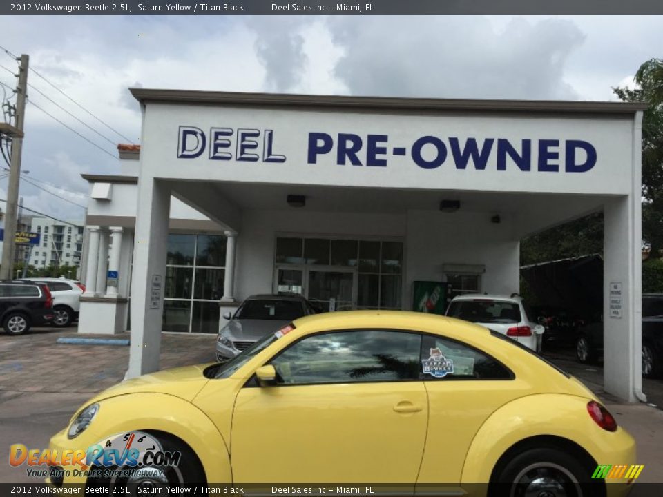 2012 Volkswagen Beetle 2.5L Saturn Yellow / Titan Black Photo #8
