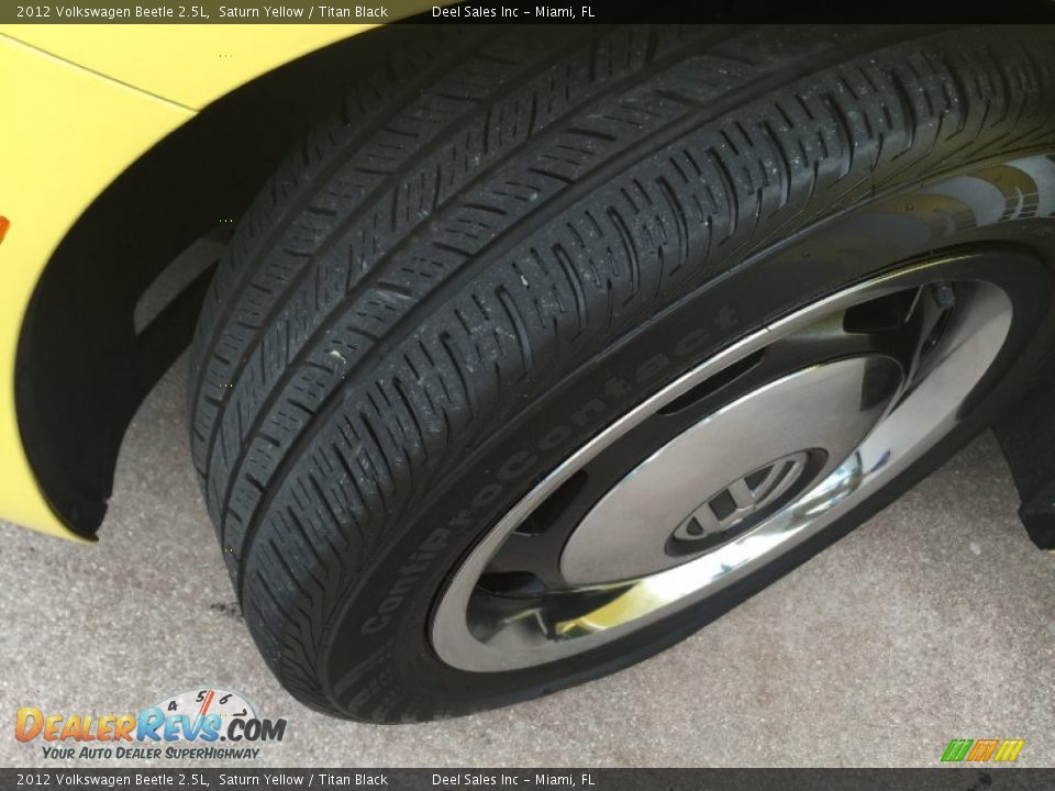 2012 Volkswagen Beetle 2.5L Saturn Yellow / Titan Black Photo #14