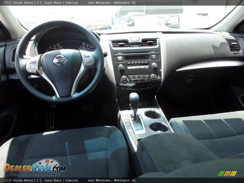 2015 Nissan Altima 2.5 S Super Black / Charcoal Photo #15
