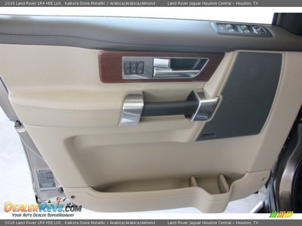 Door Panel of 2016 Land Rover LR4 HSE LUX Photo #11