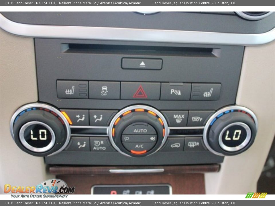 Controls of 2016 Land Rover LR4 HSE LUX Photo #21