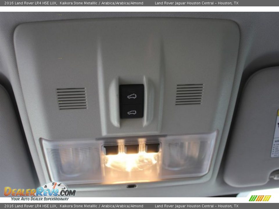 Controls of 2016 Land Rover LR4 HSE LUX Photo #29
