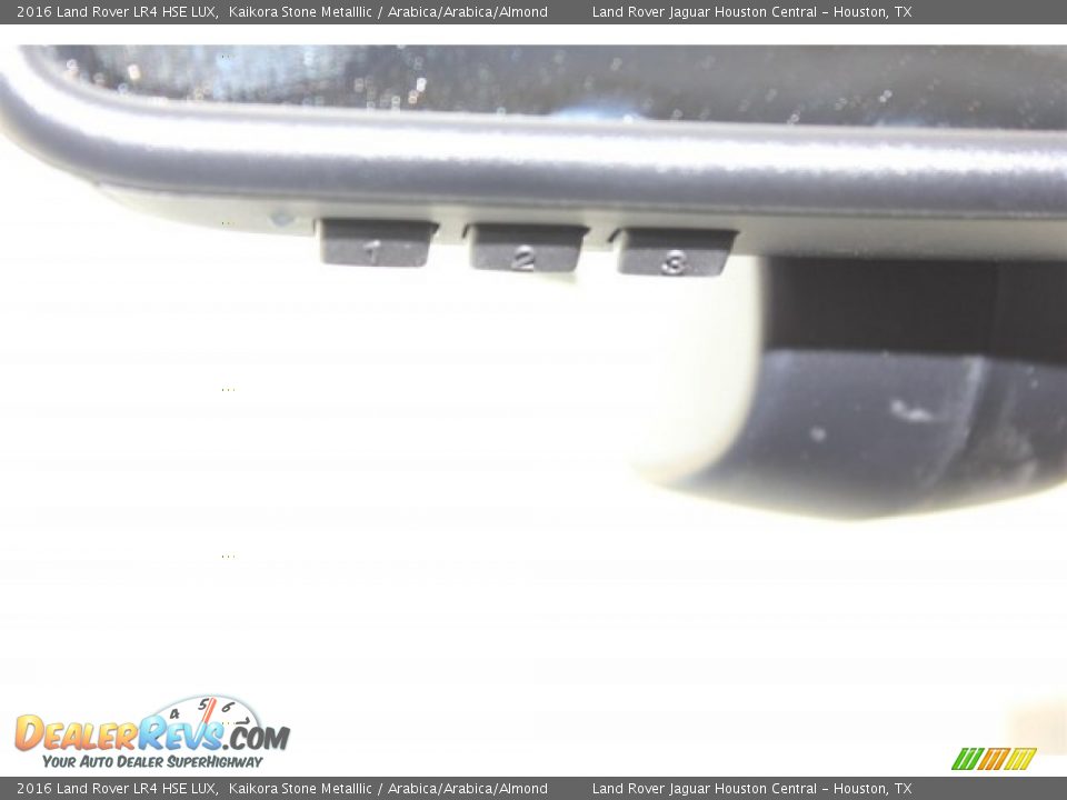 Controls of 2016 Land Rover LR4 HSE LUX Photo #30