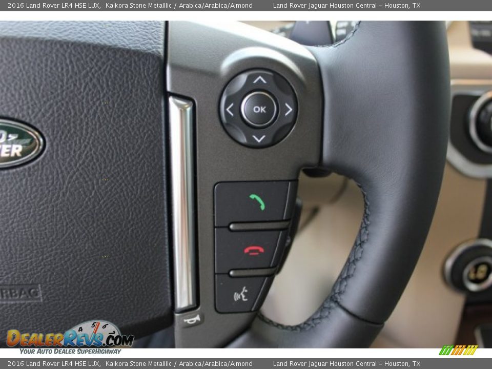 Controls of 2016 Land Rover LR4 HSE LUX Photo #32