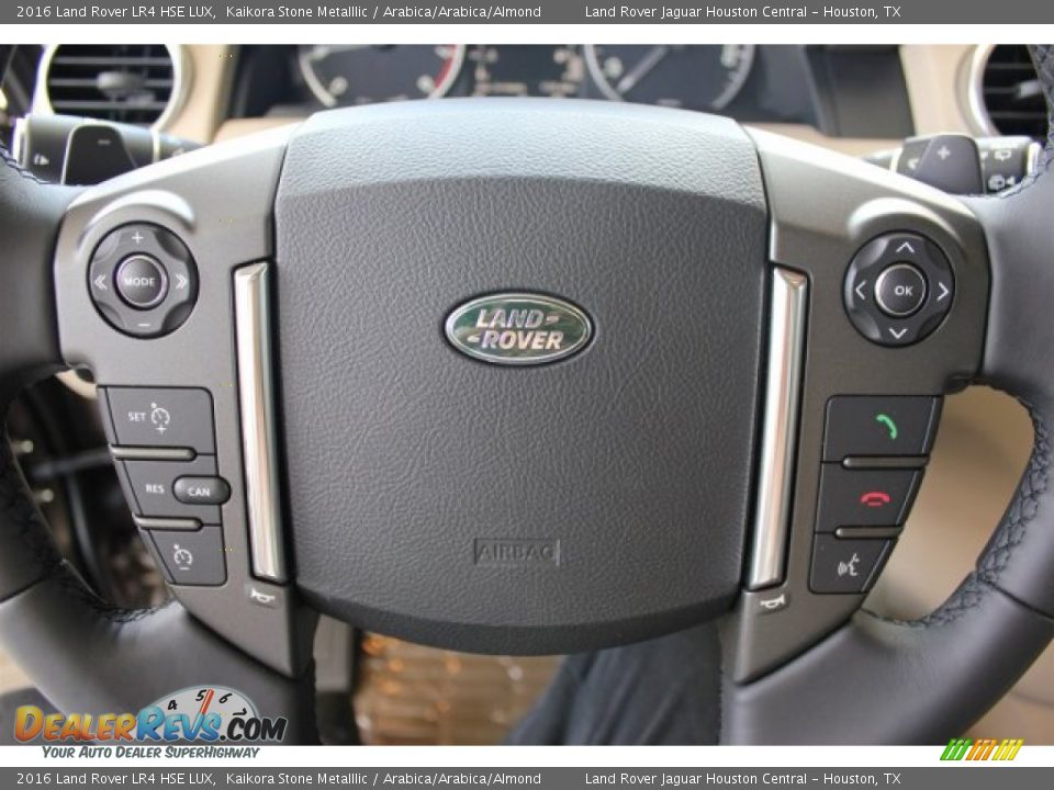 Controls of 2016 Land Rover LR4 HSE LUX Photo #33