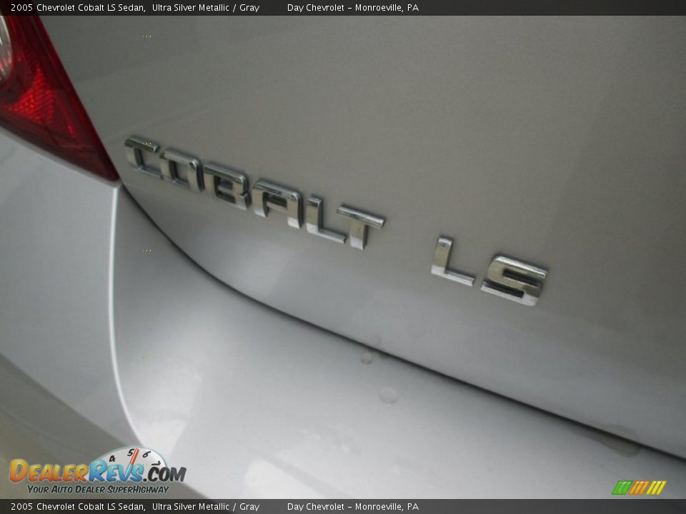 2005 Chevrolet Cobalt LS Sedan Ultra Silver Metallic / Gray Photo #16