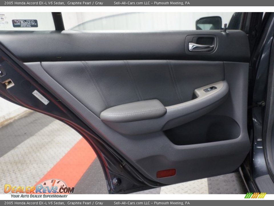 2005 Honda Accord EX-L V6 Sedan Graphite Pearl / Gray Photo #15