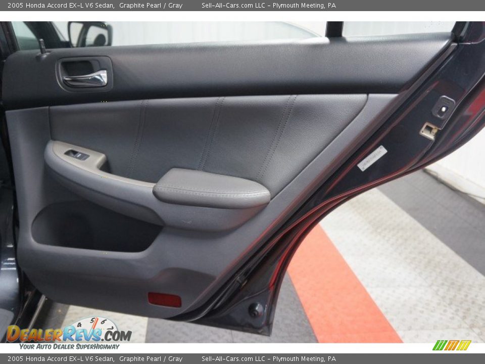 2005 Honda Accord EX-L V6 Sedan Graphite Pearl / Gray Photo #16