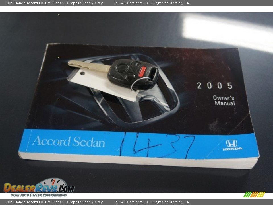 2005 Honda Accord EX-L V6 Sedan Graphite Pearl / Gray Photo #28