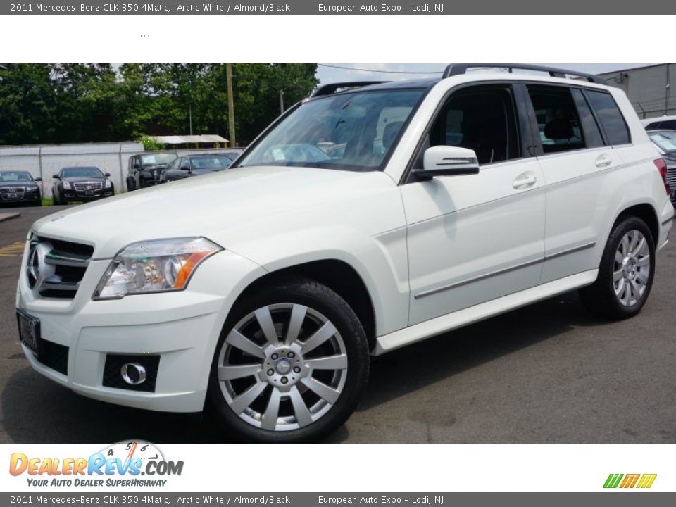 Front 3/4 View of 2011 Mercedes-Benz GLK 350 4Matic Photo #1