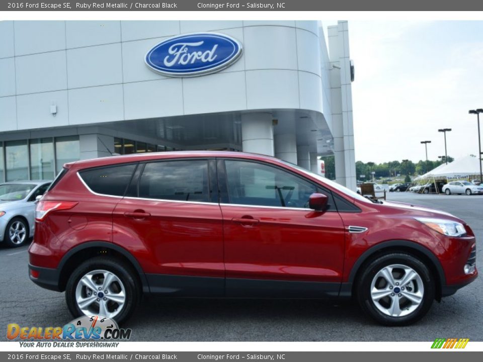 Ruby Red Metallic 2016 Ford Escape SE Photo #2