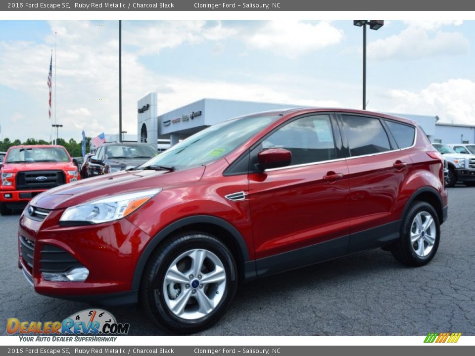 2016 Ford Escape SE Ruby Red Metallic / Charcoal Black Photo #3