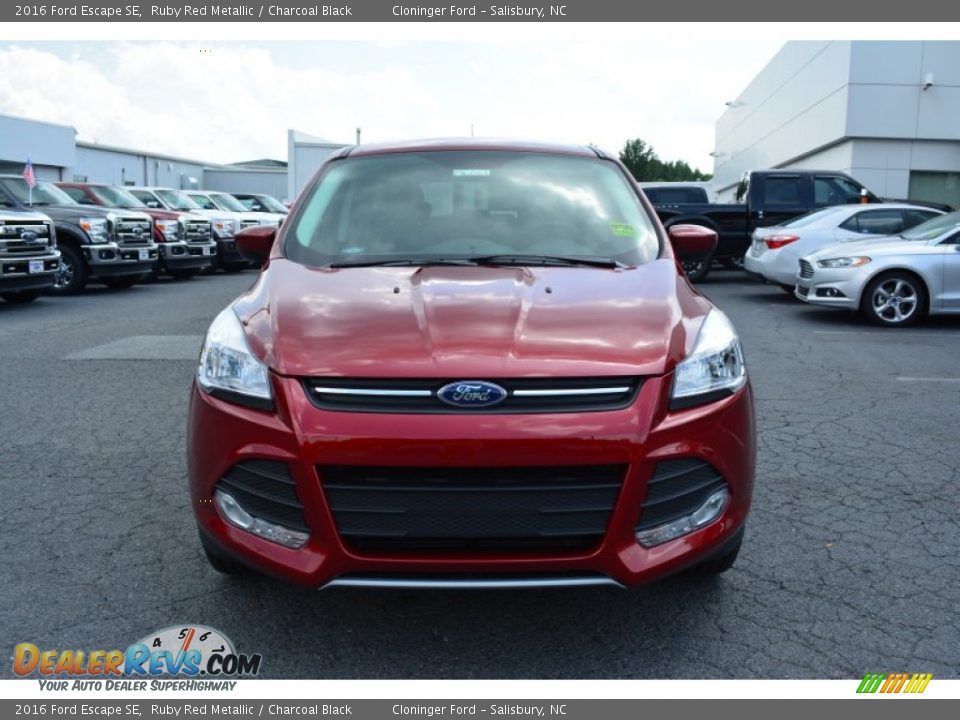 2016 Ford Escape SE Ruby Red Metallic / Charcoal Black Photo #4