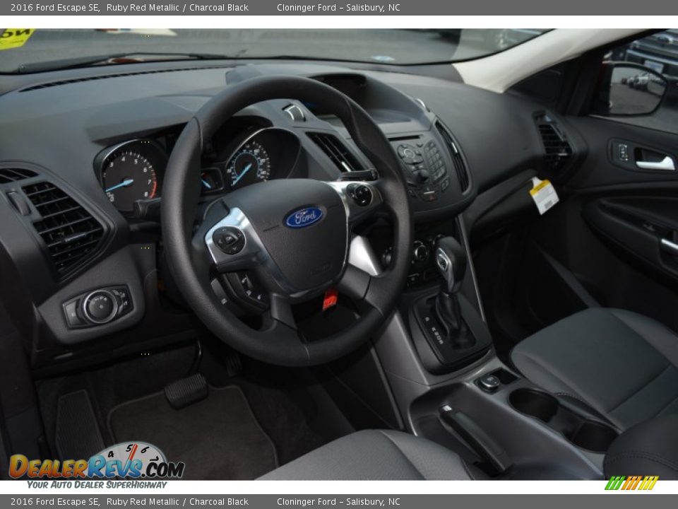 2016 Ford Escape SE Ruby Red Metallic / Charcoal Black Photo #7