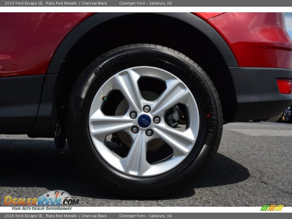 2016 Ford Escape SE Ruby Red Metallic / Charcoal Black Photo #11