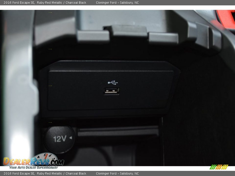 2016 Ford Escape SE Ruby Red Metallic / Charcoal Black Photo #15