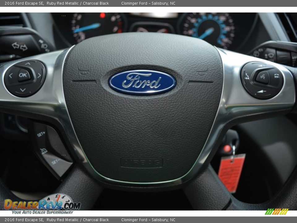 2016 Ford Escape SE Ruby Red Metallic / Charcoal Black Photo #18