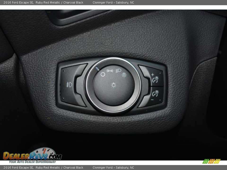 2016 Ford Escape SE Ruby Red Metallic / Charcoal Black Photo #20