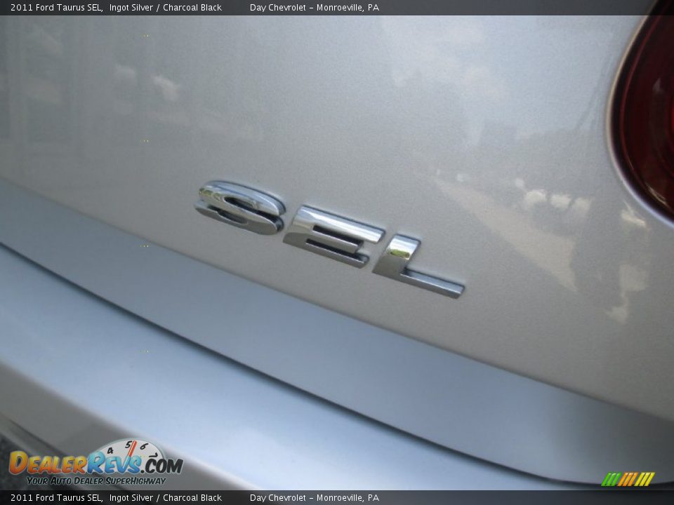 2011 Ford Taurus SEL Ingot Silver / Charcoal Black Photo #5