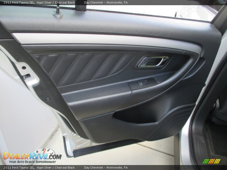 2011 Ford Taurus SEL Ingot Silver / Charcoal Black Photo #18