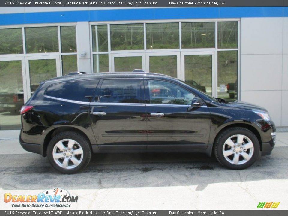 Mosaic Black Metallic 2016 Chevrolet Traverse LT AWD Photo #2