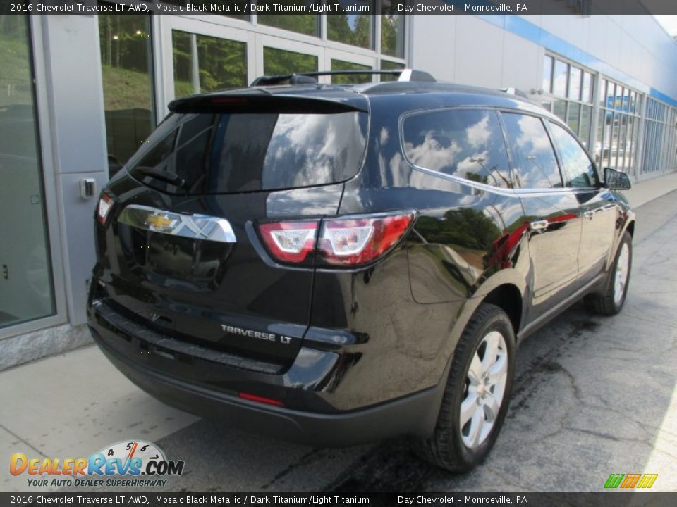 2016 Chevrolet Traverse LT AWD Mosaic Black Metallic / Dark Titanium/Light Titanium Photo #4