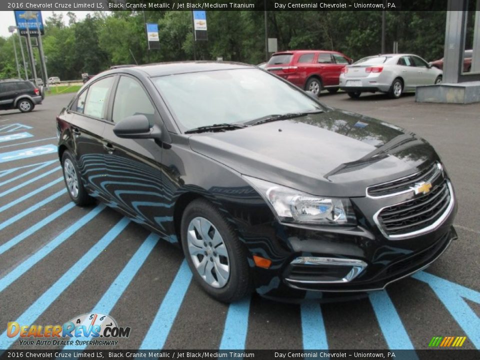 Front 3/4 View of 2016 Chevrolet Cruze Limited LS Photo #8