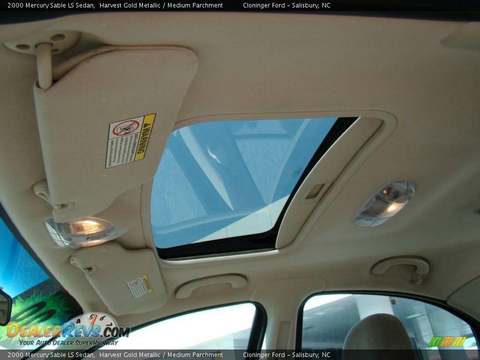 2000 Mercury Sable LS Sedan Harvest Gold Metallic / Medium Parchment Photo #13