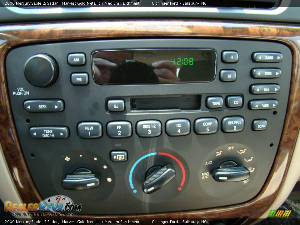 2000 Mercury Sable LS Sedan Harvest Gold Metallic / Medium Parchment Photo #16