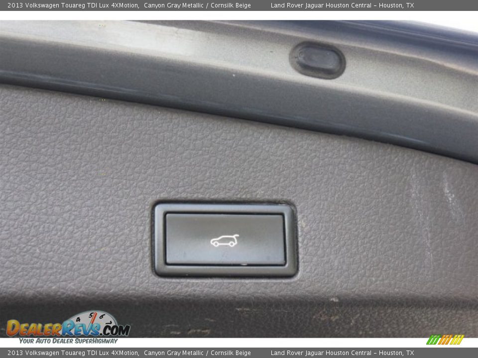 2013 Volkswagen Touareg TDI Lux 4XMotion Canyon Gray Metallic / Cornsilk Beige Photo #36