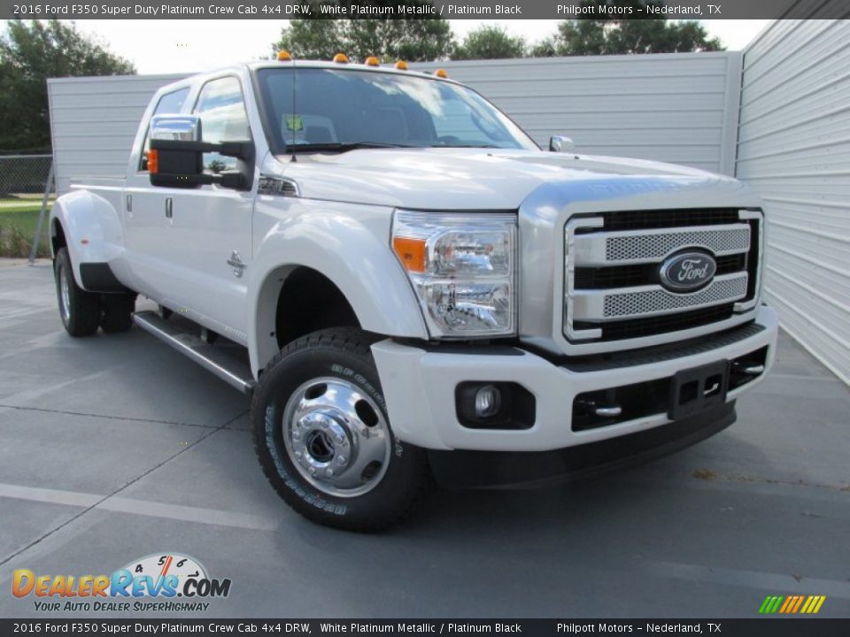 Front 3/4 View of 2016 Ford F350 Super Duty Platinum Crew Cab 4x4 DRW Photo #2