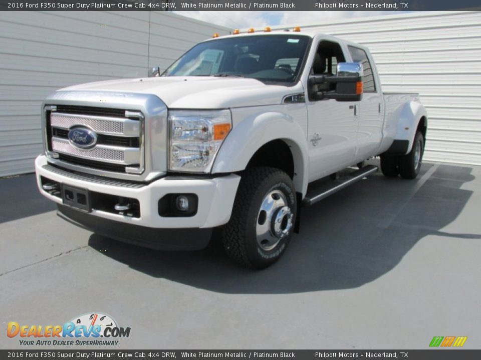 Front 3/4 View of 2016 Ford F350 Super Duty Platinum Crew Cab 4x4 DRW Photo #7