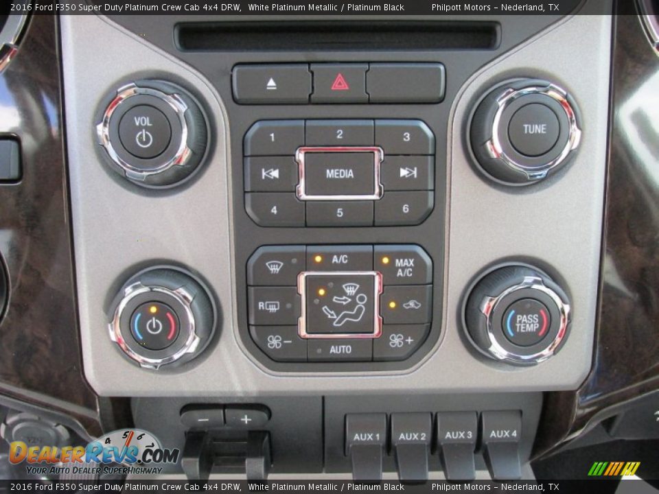 Controls of 2016 Ford F350 Super Duty Platinum Crew Cab 4x4 DRW Photo #29