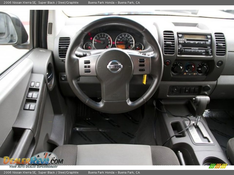 2006 Nissan Xterra SE Super Black / Steel/Graphite Photo #5