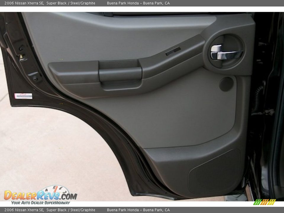 2006 Nissan Xterra SE Super Black / Steel/Graphite Photo #23