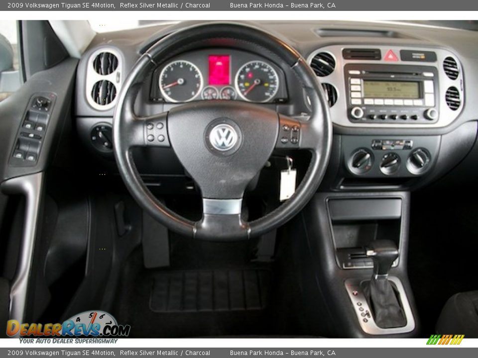 2009 Volkswagen Tiguan SE 4Motion Reflex Silver Metallic / Charcoal Photo #5