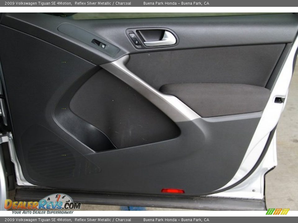 2009 Volkswagen Tiguan SE 4Motion Reflex Silver Metallic / Charcoal Photo #26