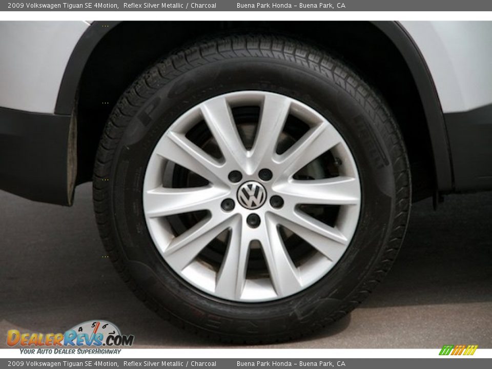 2009 Volkswagen Tiguan SE 4Motion Reflex Silver Metallic / Charcoal Photo #30
