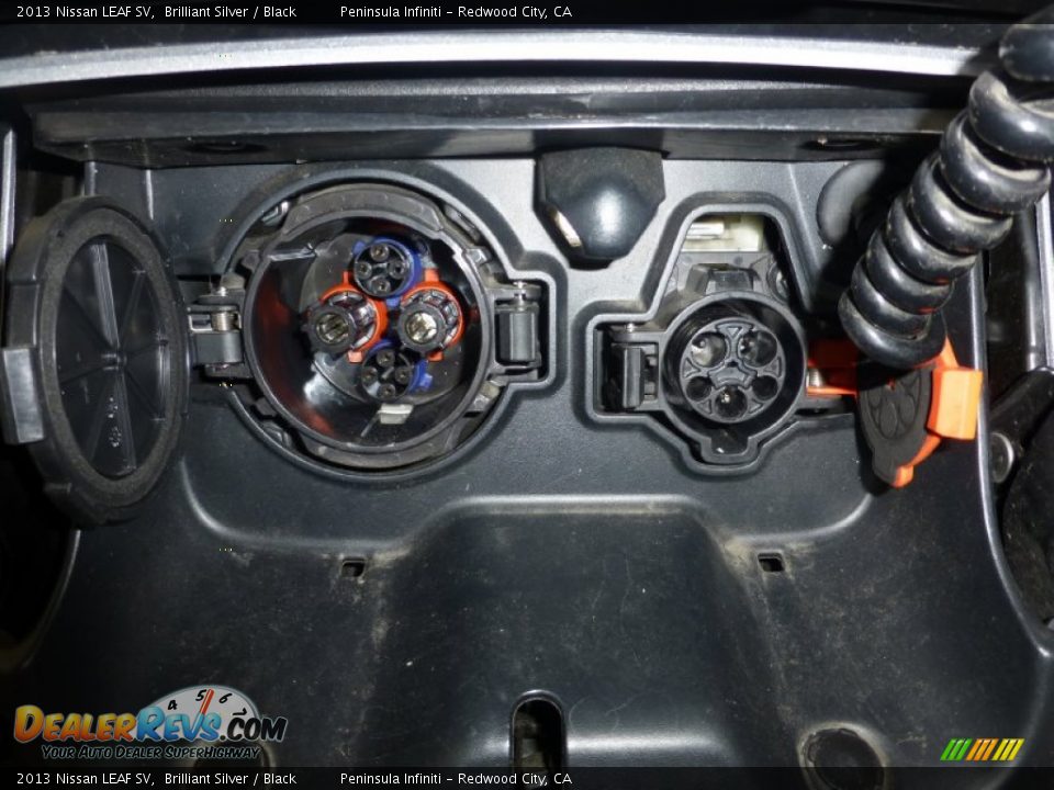 2013 Nissan LEAF SV Brilliant Silver / Black Photo #28