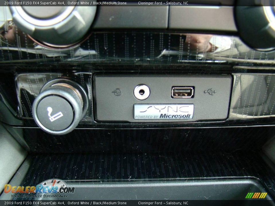 2009 Ford F150 FX4 SuperCab 4x4 Oxford White / Black/Medium Stone Photo #26
