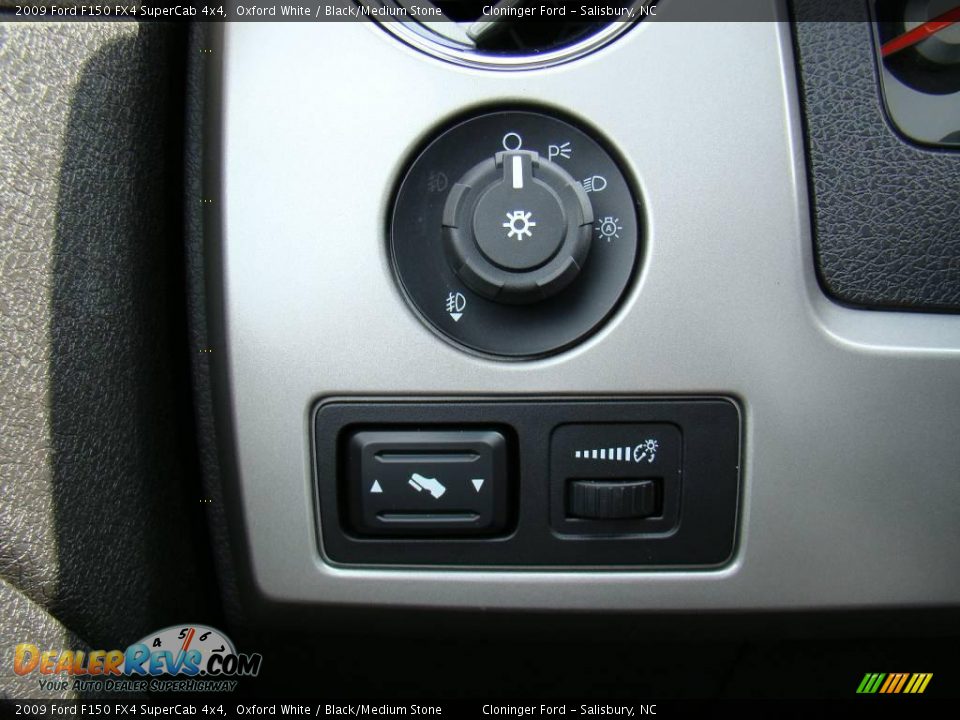 2009 Ford F150 FX4 SuperCab 4x4 Oxford White / Black/Medium Stone Photo #32